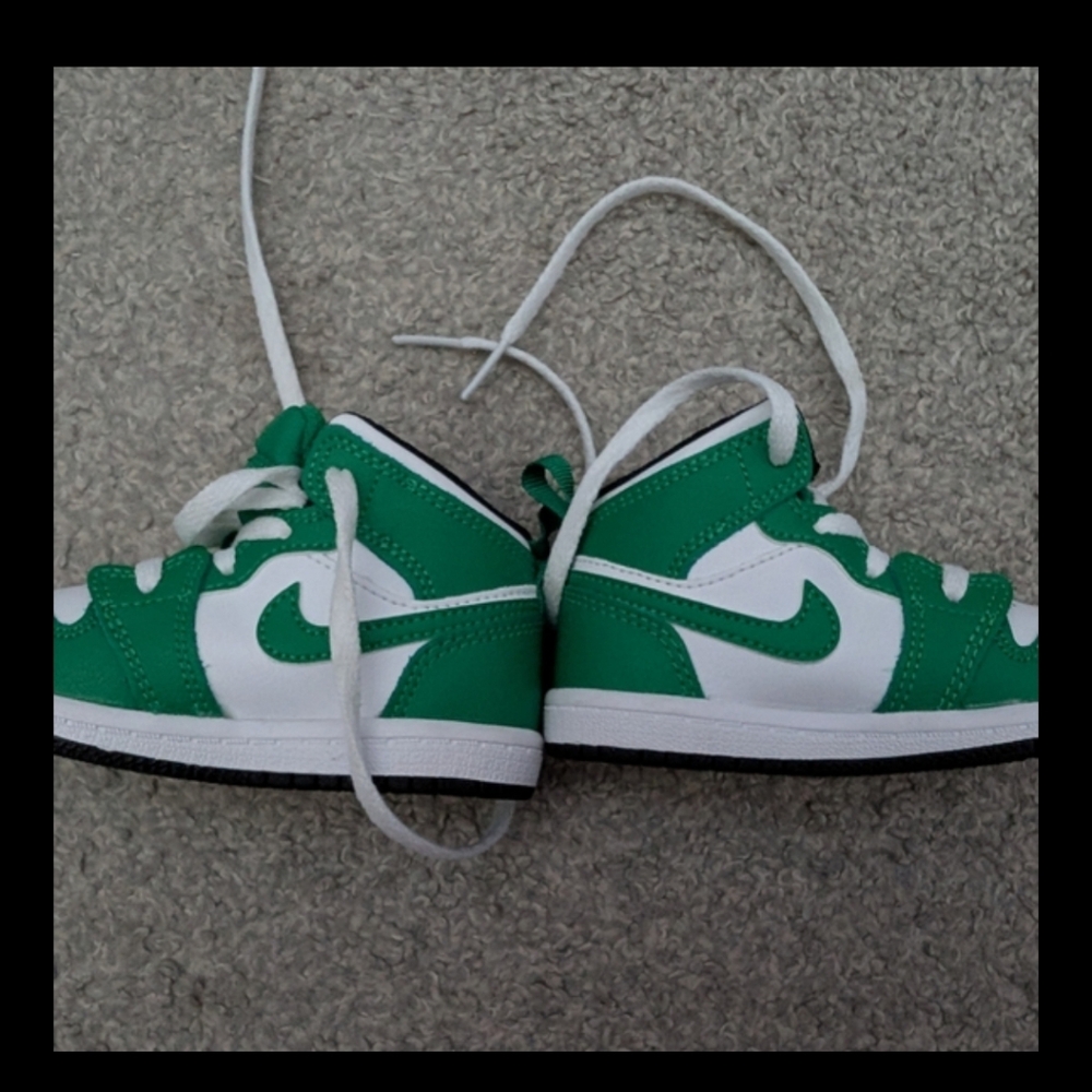 Toddler Nike Air Jordan Mid Green White Sneakers - Picture 7 of 15